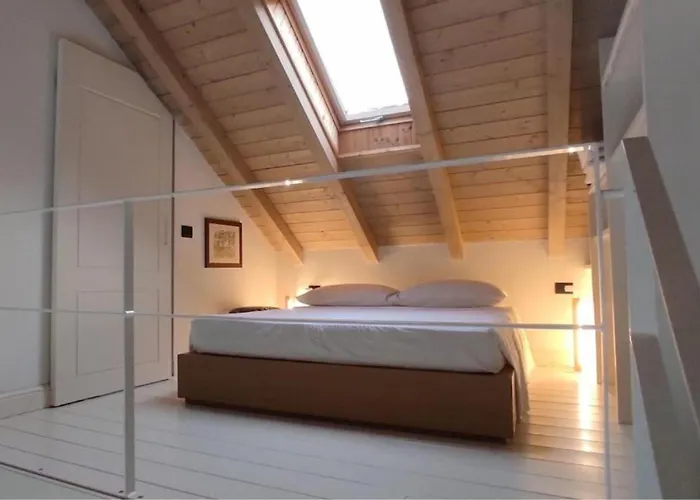Tiny House On Water Surrounded By Greenery Apartment Milan