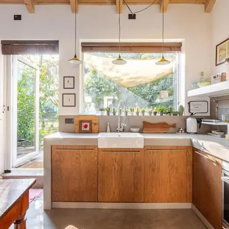 Tiny House On Water Surrounded By Greenery * 米兰